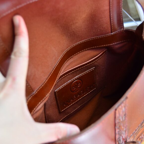 Anabaglish Tay Tooled Taylor Crossbody - Picture 16 of 16